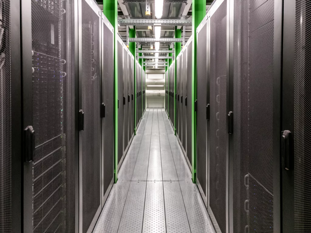 Revolutionizing Telecom Infrastructure: The Role of Outdoor Cabinet Air Conditioners插图