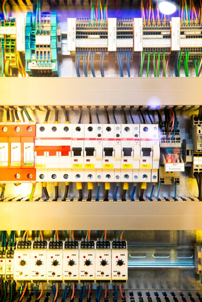 Optimizing Performance: The Significance of Air Conditioning in Electrical Control Cabinets插图2
