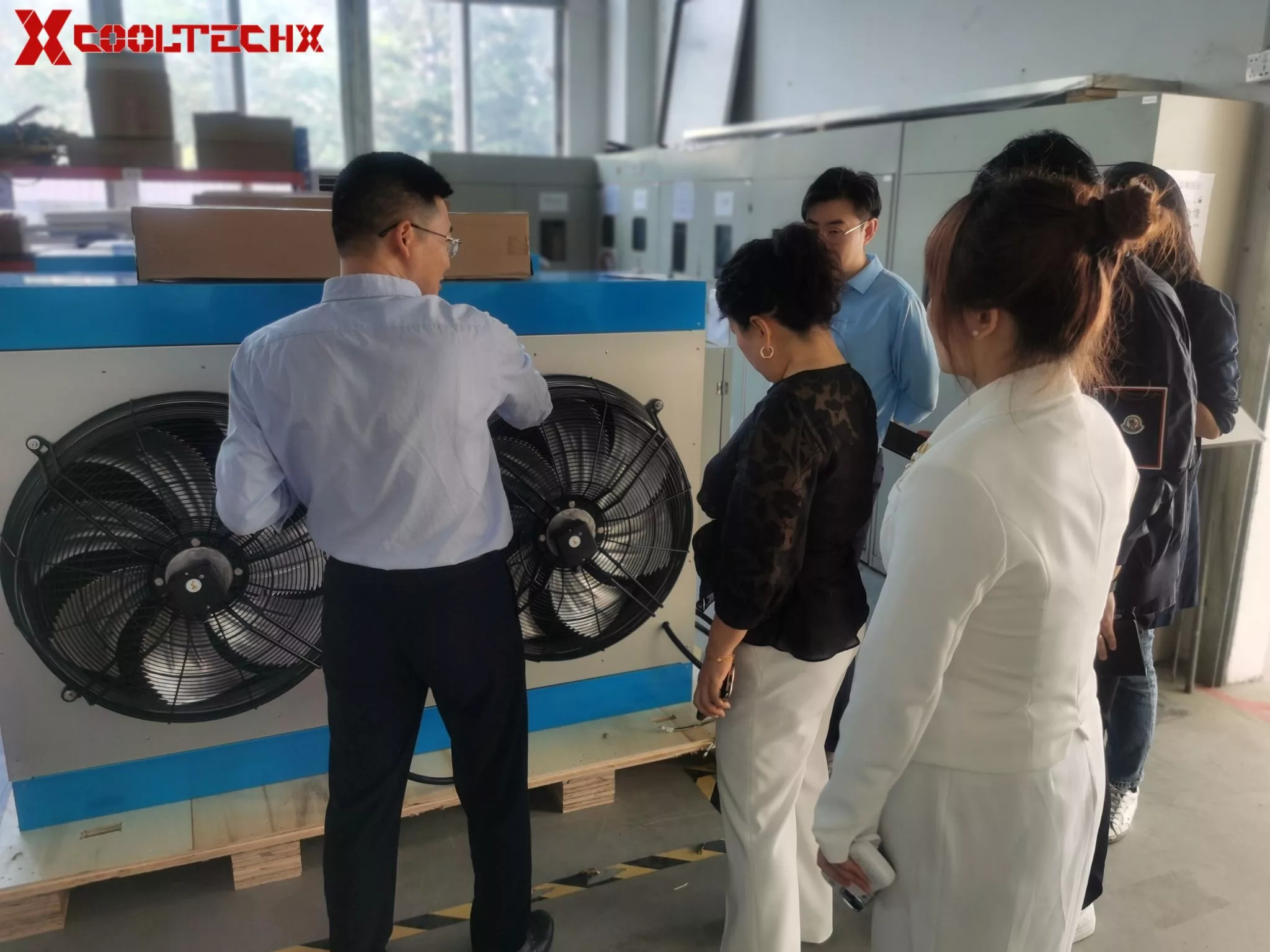 Why Choose Our Top-Mounted Air Cooling Solution for Containerised Energy Storage Systems?缩略图