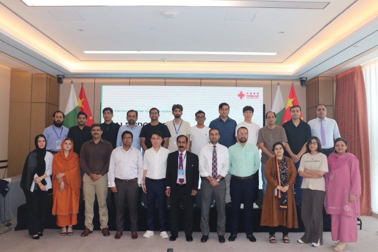 CEO Mark Wang with Pakistani government officials after the international trade training